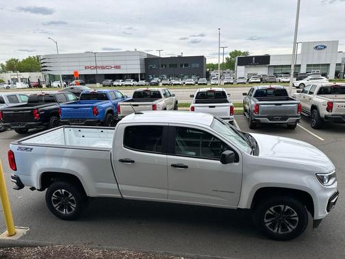 Summit White 2022 Chevrolet Colorado Z71