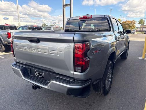 Sterling Gray Metallic 2026 Chevrolet Colorado LT