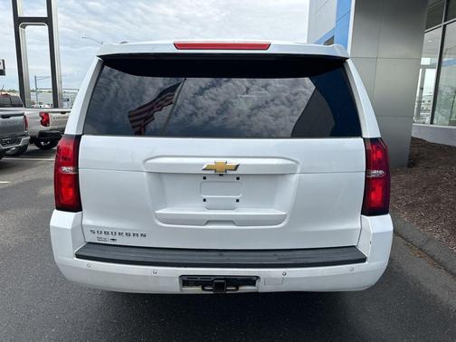 Iridescent Pearl Tricoat 2018 Chevrolet Suburban LT