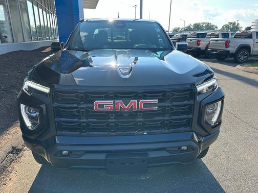 Onyx Black 2024 GMC Canyon Elevation