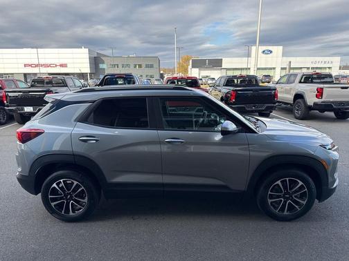 Sterling Gray Metallic 2026 Chevrolet Trailblazer LT
