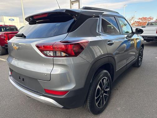 Sterling Gray Metallic 2026 Chevrolet Trailblazer LT