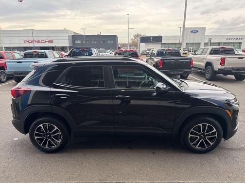 Black Metallic 2026 Chevrolet Trailblazer LT
