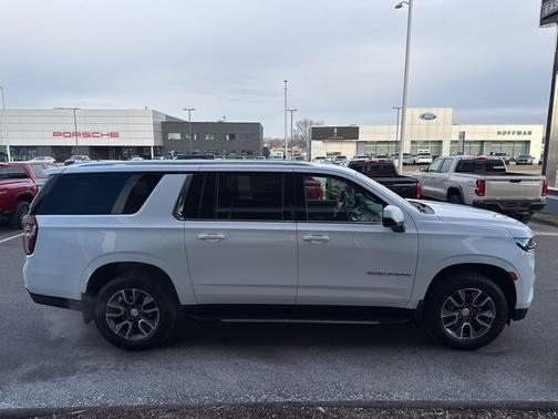 2023 Chevrolet Suburban LS