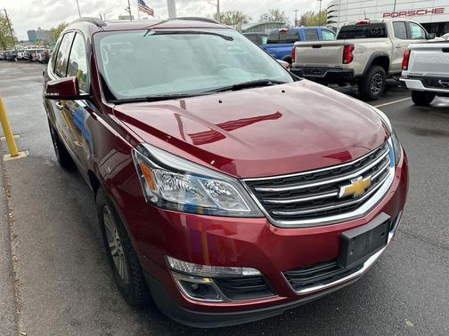 Siren Red Tintcoat 2017 Chevrolet Traverse 2LT