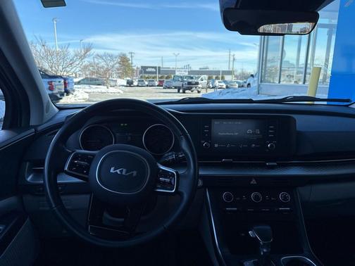 2023 Kia Carnival LX
