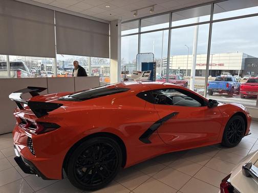 2026 Chevrolet Corvette Stingray w/2LT