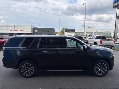 2025 Chevrolet Suburban 4WD High Country