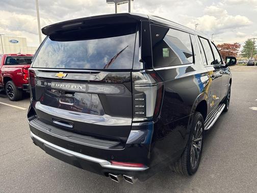 2025 Chevrolet Suburban 4WD High Country
