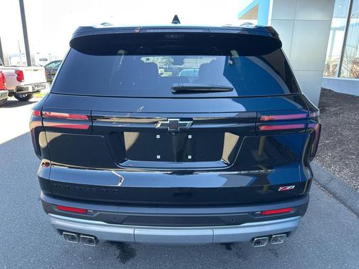 Black Metallic 2026 Chevrolet Traverse AWD Z71