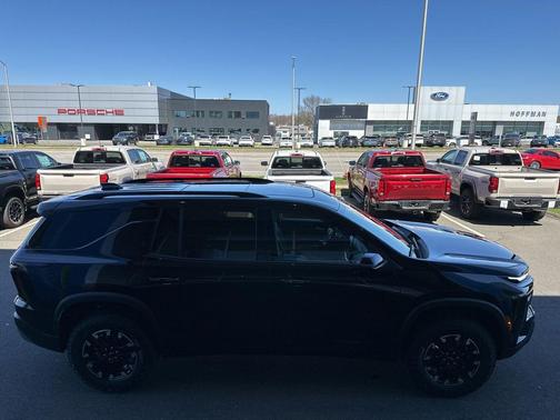 Black Metallic 2026 Chevrolet Traverse AWD Z71