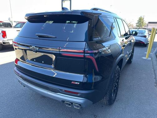 Black Metallic 2026 Chevrolet Traverse AWD Z71
