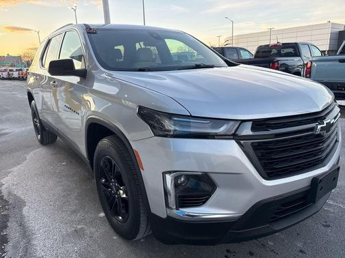 2022 Chevrolet Traverse LS