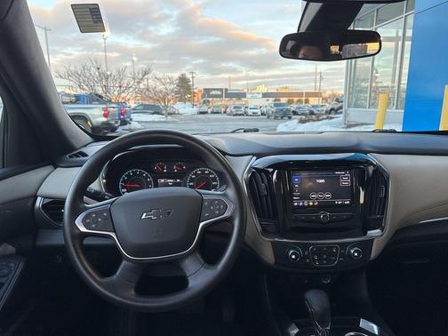 2022 Chevrolet Traverse LS