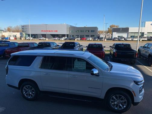 2025 Chevrolet Suburban Premier