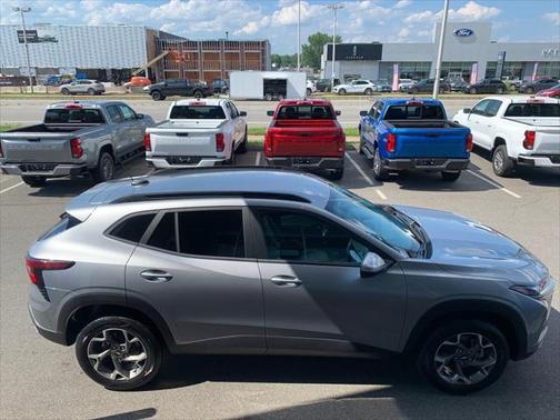 2025 Chevrolet Trax LT