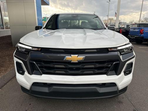 Summit White 2026 Chevrolet Colorado LT