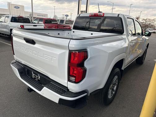 Summit White 2026 Chevrolet Colorado LT