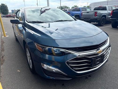 Lakeshore Blue Metallic 2024 Chevrolet Malibu 1LS