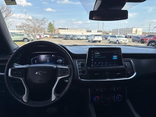 Summit White 2023 Chevrolet Suburban 4WD Z71