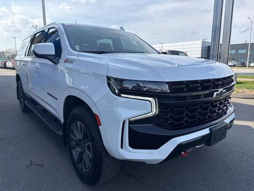 Summit White 2023 Chevrolet Suburban 4WD Z71