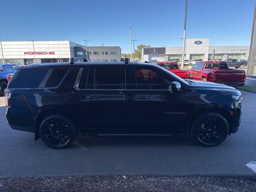 2023 Chevrolet Suburban LS