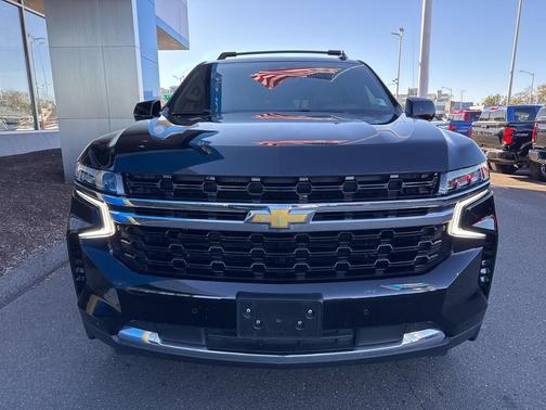 2023 Chevrolet Suburban LS