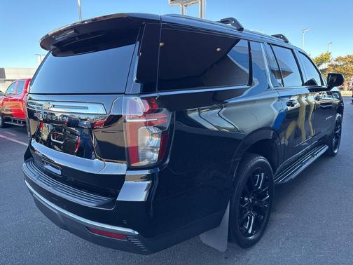 2023 Chevrolet Suburban LS