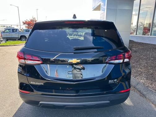 Mosaic Black Metallic 2024 Chevrolet Equinox 1LT