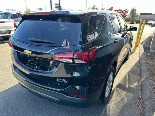 Mosaic Black Metallic 2024 Chevrolet Equinox 1LT