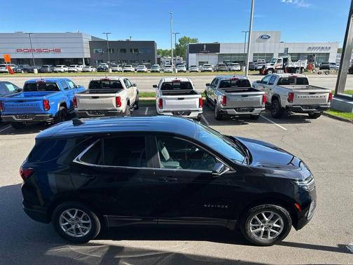 Mosaic Black Metallic 2024 Chevrolet Equinox 1LT