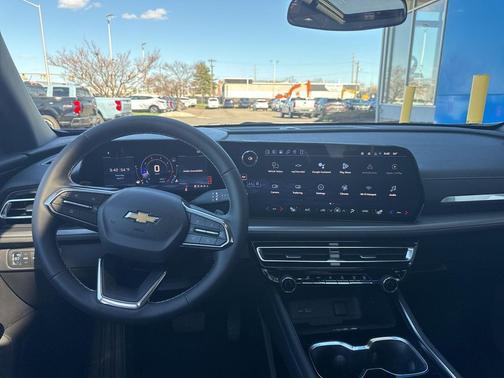 Sterling Gray Metallic 2026 Chevrolet Traverse LT