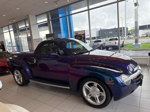 Ultra Violet Metallic 2004 Chevrolet SSR Base