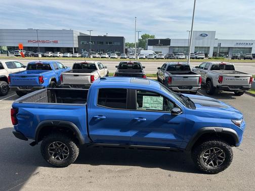 Reef Blue Metallic 2026 Chevrolet Colorado ZR2