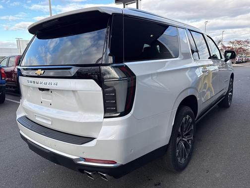 2025 Chevrolet Suburban 4WD High Country