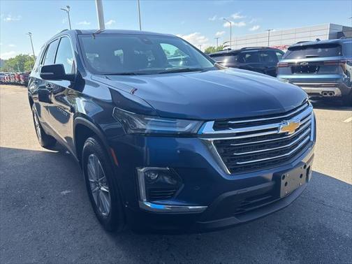 2022 Chevrolet Traverse LT Cloth