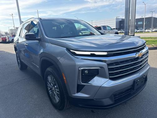 Sterling Gray Metallic 2026 Chevrolet Traverse LT