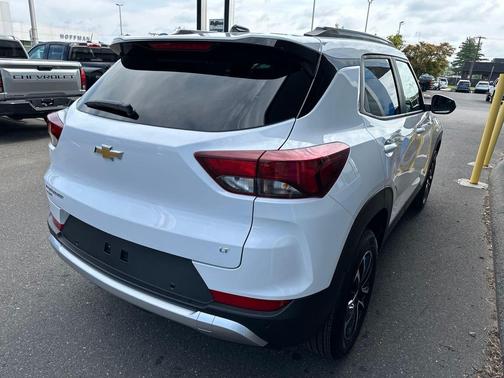 Summit White 2026 Chevrolet Trailblazer LT