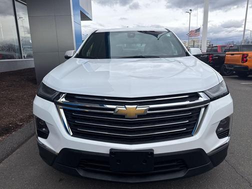 Summit White 2023 Chevrolet Traverse LT Cloth