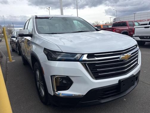 Summit White 2023 Chevrolet Traverse LT Cloth