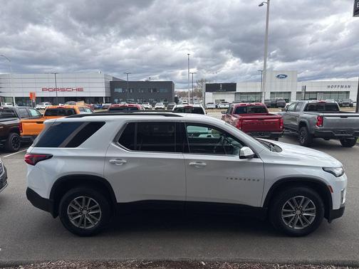 Summit White 2023 Chevrolet Traverse LT Cloth