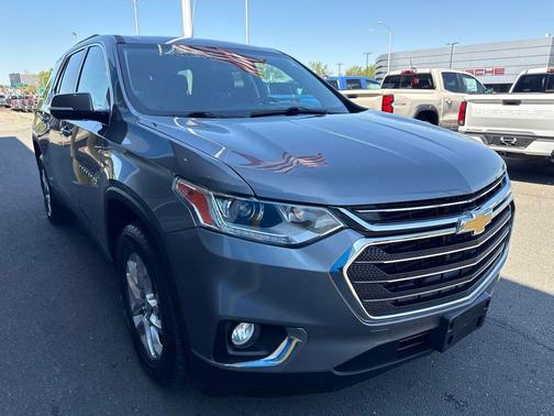 Satin Steel Metallic 2019 Chevrolet Traverse LT Cloth