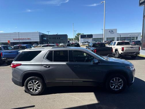 Satin Steel Metallic 2018 Chevrolet Traverse LT Leather