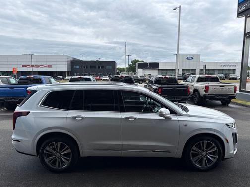 Crystal White Tricoat 2020 Cadillac XT6 Premium Luxury AWD