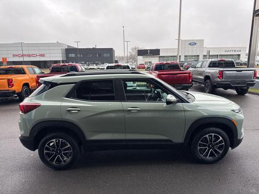 Cacti Green 2026 Chevrolet Trailblazer LT