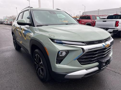 Cacti Green 2026 Chevrolet Trailblazer LT