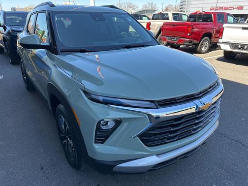 Cacti Green 2026 Chevrolet Trailblazer LT