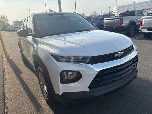 Summit White 2021 Chevrolet Trailblazer Base