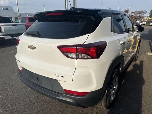 Summit White 2021 Chevrolet Trailblazer Base