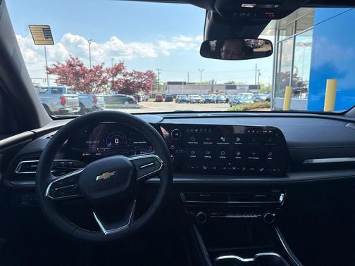 Sterling Gray Metallic 2026 Chevrolet Traverse LT